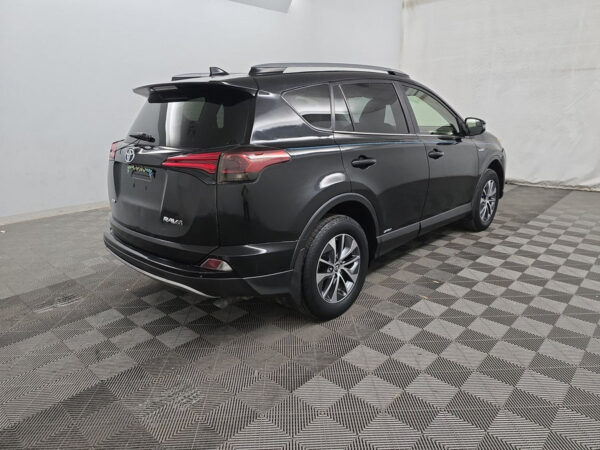 2018 Toyota RAV4 Hybrid LE