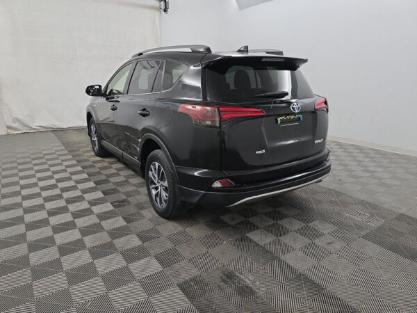 2018 Toyota RAV4 Hybrid LE