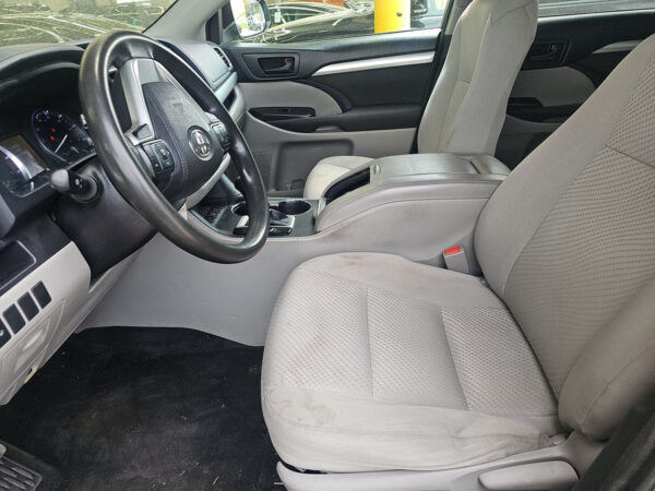 2016 Toyota Highlander LE