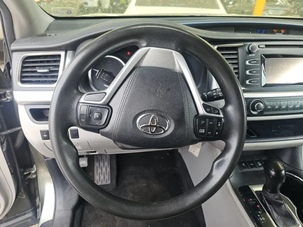 2016 Toyota Highlander LE