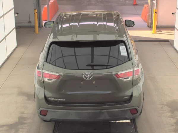 2016 Toyota Highlander LE