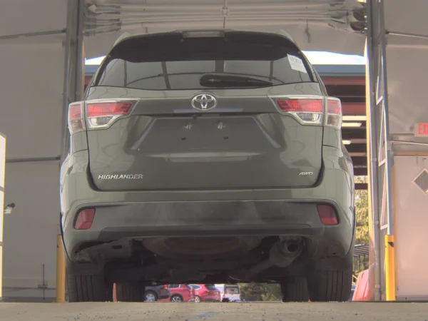 2016 Toyota Highlander LE