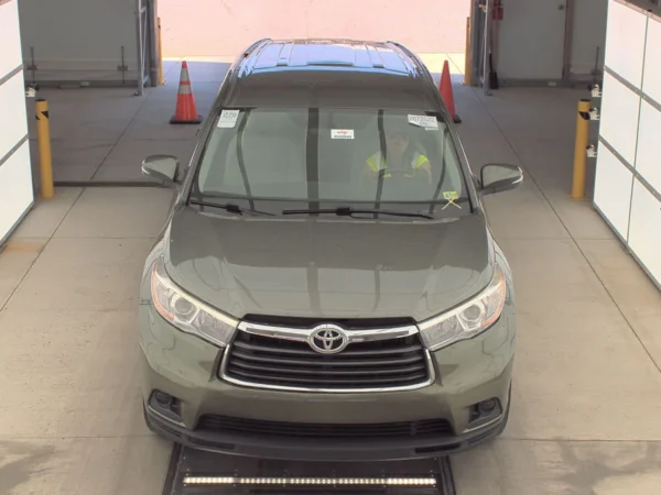 2016 Toyota Highlander LE